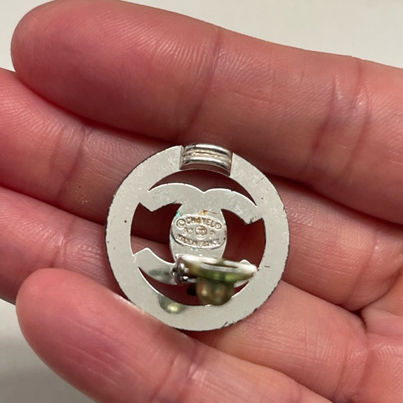 Authentic Chanel clip on turnlock earrings silver - Picture 5 of 6